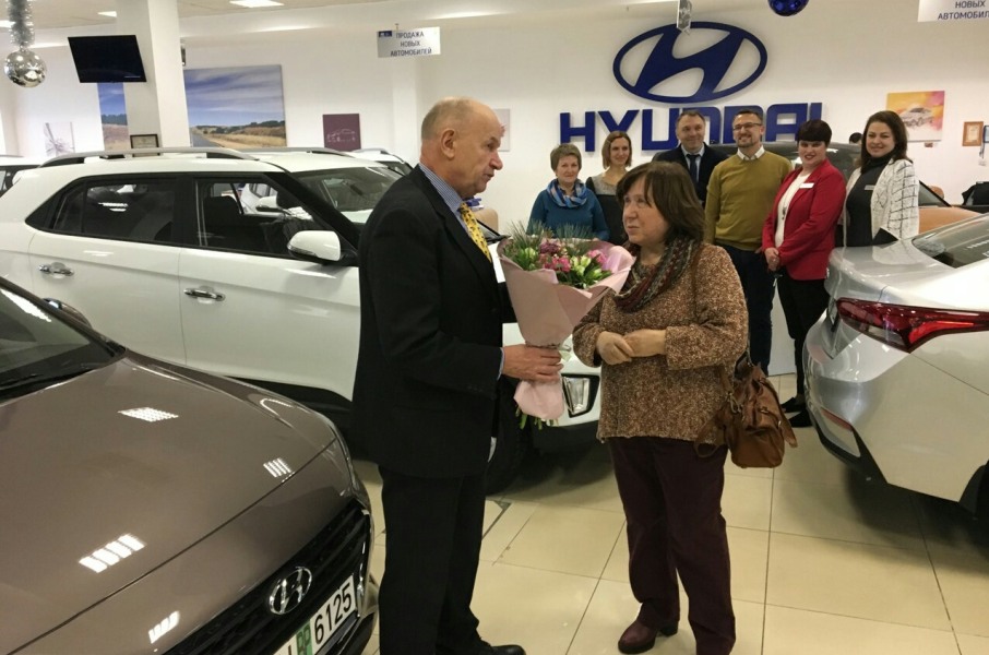  Светлана Алексиевич стала обладателем нового Hyundai Accent